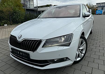 Skoda Superb Lim. Style NAVI*LEDER*XENON*PDC*