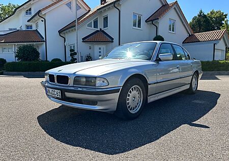 BMW 735 i,V8,AUTOMATIK,KLIMA SEHR GEPFLEGT