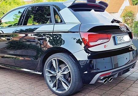 Audi S1 2.0 TFSI quattro von Werksmitarbeiter