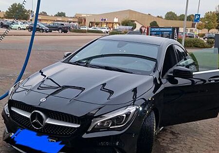 Mercedes-Benz CLA 180 - AMG Line