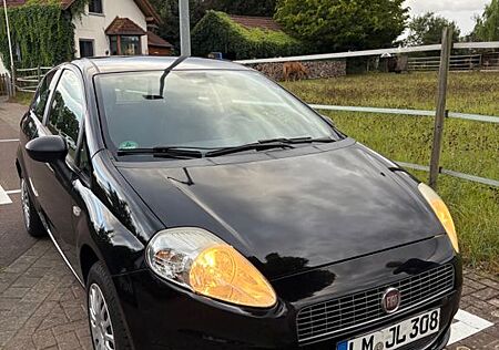 Fiat Grande Punto 1.4 8V Active 1. Hand unfallfrei