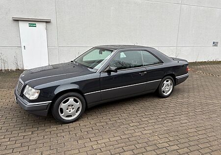 Mercedes-Benz E 220 W 124 Coupé HU Neu