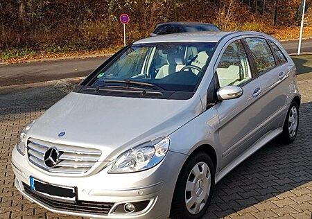 Mercedes-Benz B 200 Gepflegt, Automatik, TÜV 09/2026