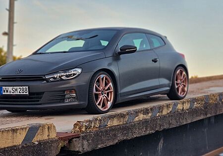 VW Scirocco Volkswagen 2.0 DSG - R Optik