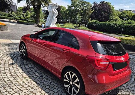 Mercedes-Benz A 180 - PANO, PARKSYS, KAMERA, TÜV NEU