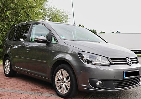 VW Touran Volkswagen 1.6 TDI LIFE BlueMotion, AHK, Klima, 1.Hd