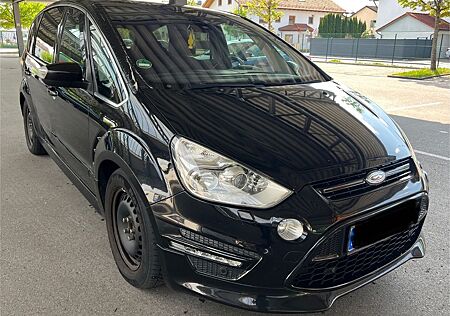 Ford S-Max 2,2 TDCi 147kW DPF Titanium S Navi /Xeno