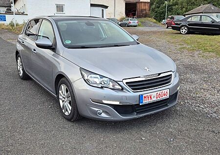 Peugeot 308 1,6 Motor,Panorama(Watsapp Nr.+491735905255)