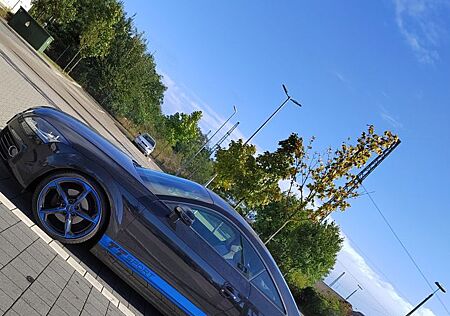 Audi TT Coupe 2.0 TDI quattro -