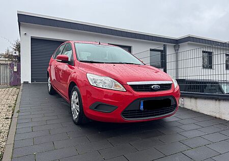 Ford Focus 1,4 Style TÜV NEU - Top Zustand