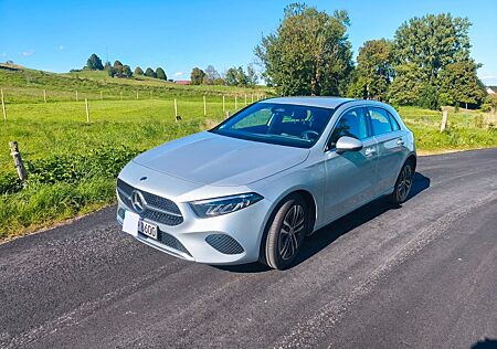 Mercedes-Benz A 200 DCT -