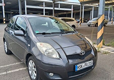 Toyota Yaris 1,0-l-VVT-i Cool TÜV neu!! AT Motor!!