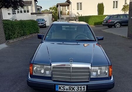 Mercedes-Benz CE 300