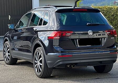 VW Tiguan Volkswagen 2.0 TDI SCR DSG 4MOTION Comfortline C...
