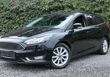 Ford Focus Turnier Titanium+Leder+PDC+Kamera+Navi+