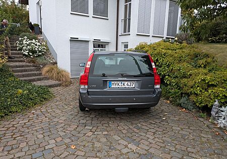 Volvo V70 2.5T Momentum