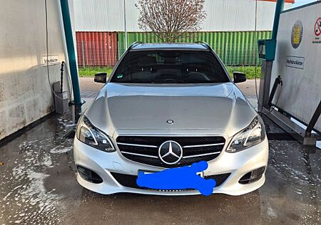 Mercedes-Benz E 220 BlueTEC BE T Edition AVANTG. Auto. Edi...