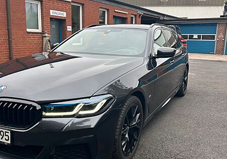 BMW 540d xDrive Touring Massage Head-UP