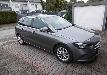 Mercedes-Benz B 200 -