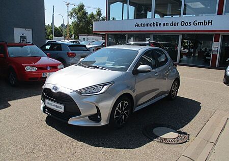 Toyota Yaris Hybrid Team D, Navi, Kamera, PDC v+h, TWW
