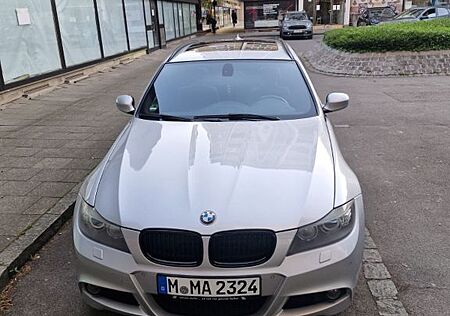 BMW 330d xDrive Touring Edition Exclusive Editio...