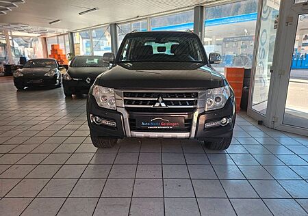 Mitsubishi Pajero 3.2 DI-D Top 7 Sitzer 3,5T AHK Pano EU6