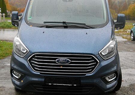 Ford Tourneo Custom Titanium X 8fach bereift