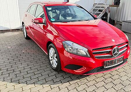 Mercedes-Benz A 180 BlueEfficiency Sportsitze wenig Kilometer