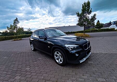 BMW X1 xDrive20d - Navi, AHK, 8fach
