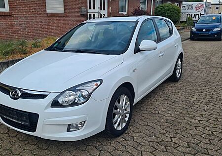 Hyundai i30 2.0 Premium Automatik TÜV05.2027