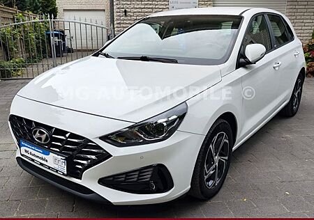 Hyundai i30 1.6 CRDI DCT Aut. 7-G Trend 1.Hd LED DAB+