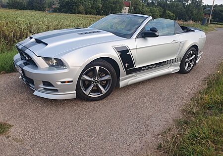 Ford Mustang Convertible v6 3,7 l.