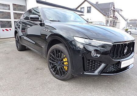 Maserati Levante Q4 Modena, Leder rot, SD