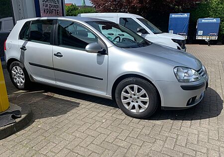 VW Golf Volkswagen 1.6 FSI Scheckheftgepflegt