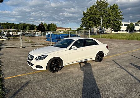 Mercedes-Benz E 200 AVANTGARDE AVANTGARDE