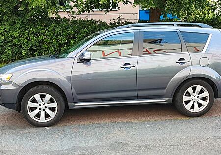 Mitsubishi Outlander 2.2 DI-D Intense 4WD TC-SST Intense