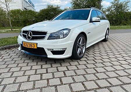 Mercedes-Benz C 63 AMG gebraucht kaufen Mercedes-Benz C 63 AMG C 63 T AMG - nur 4.544 km! Sammlerfahrzeug!