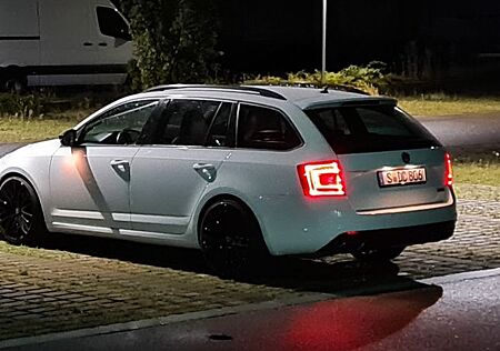 Skoda Octavia 2.0 TDI DSG RS Combi RS