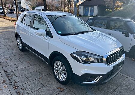 Suzuki SX4 S-Cross Comfort+ 4x4.AHK.Klimatronic.Kamera