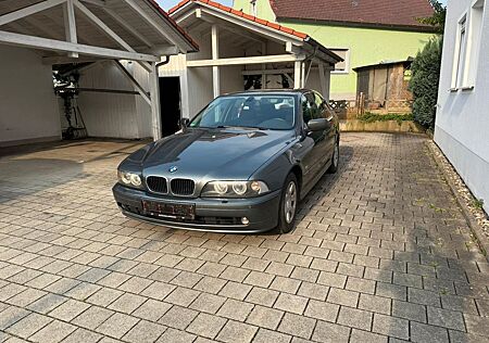 BMW 520i - LCI - AHK