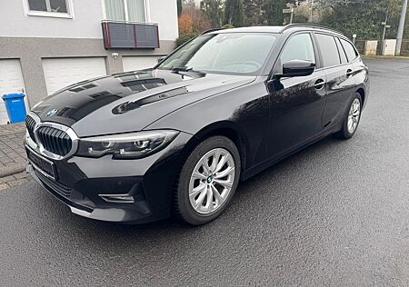 BMW 320 d Touring Advantage DAB+ LED Head-Up