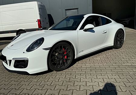 Porsche 991 Carrera 4 GTS Coupé PDK Carrera GTS