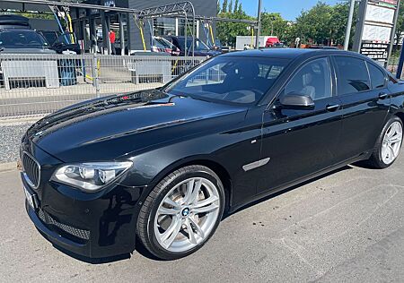 BMW 750d xDrive - M Paket * Schwarz Vollausstattung*