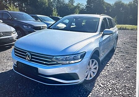 VW Passat Variant Volkswagen /Led/Navi/ACC/SHZ/