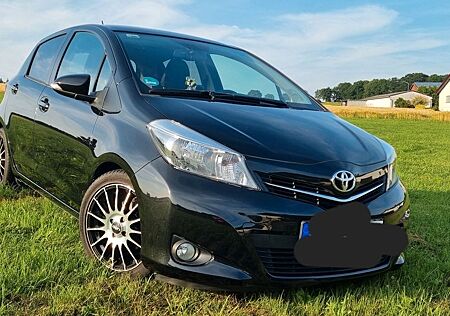 Toyota Yaris 1,3 Executiv, Panoramadach