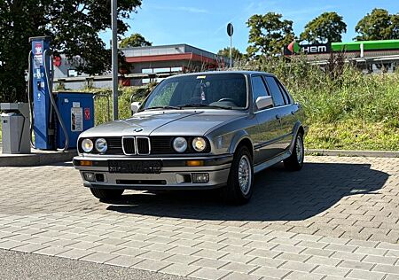 BMW 325 E 30. ix komplett neu restauriert