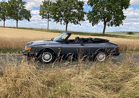 Saab 900