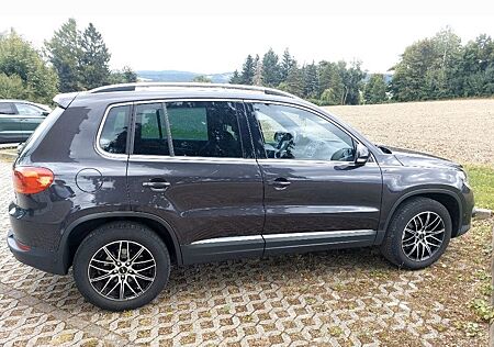 VW Tiguan Volkswagen 1.4 TSI LOUNGE Sport & Style Unfallfrei!