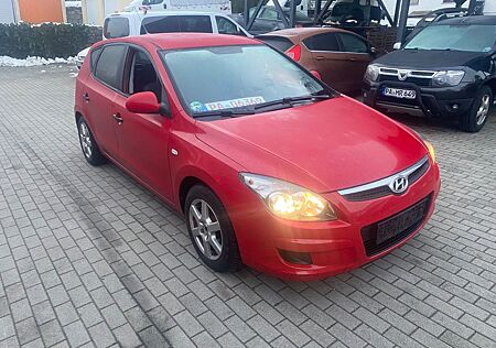 Hyundai i30 Edition+ Klima 4Türer TÜV2027 1.Hand WReifen