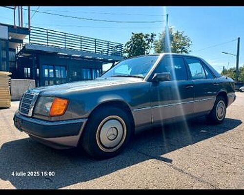 Mercedes-Benz E 200 E 200